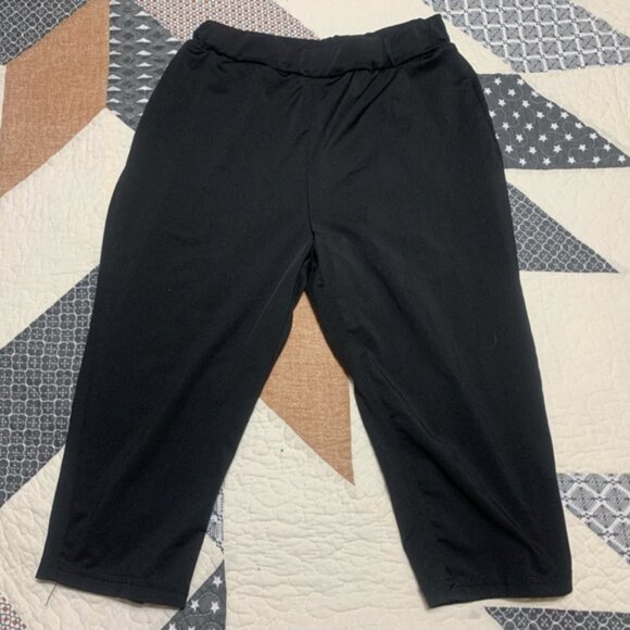 SHEIN Active Capri Leggings - Picture 2 of 4